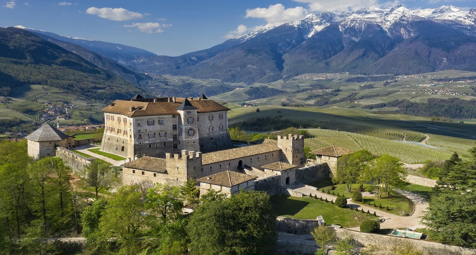 Castel Thun: il castello della Val di Non a pochi passi dall’agriturismo