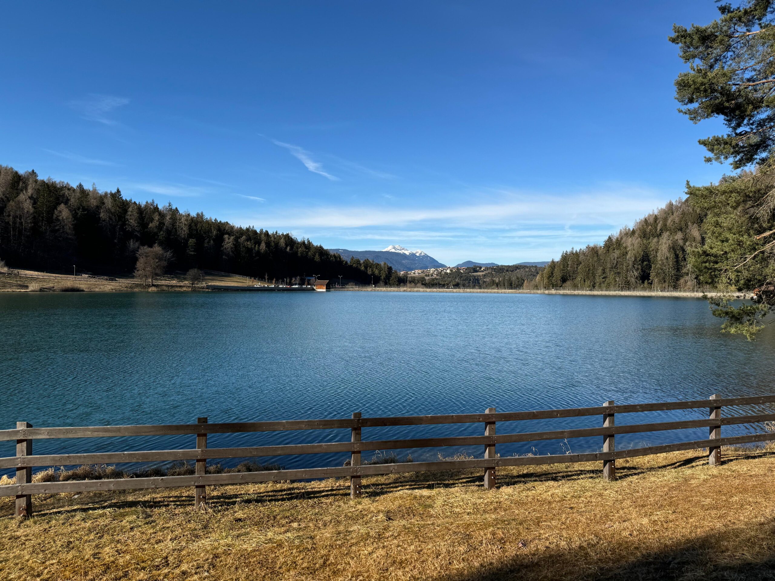Laghi di Coredo e Tavon: natura, relax e passeggiate facili in Val di Non